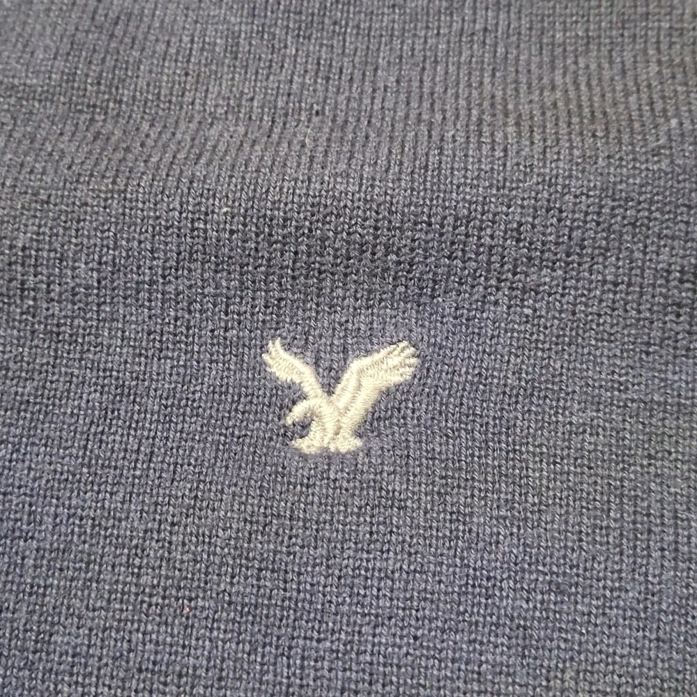 American Eagle outfitters Men's large 100% cotton V neck sweater. Pre-loved